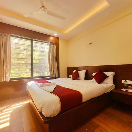 Sun Solitaire Pune Exterior foto